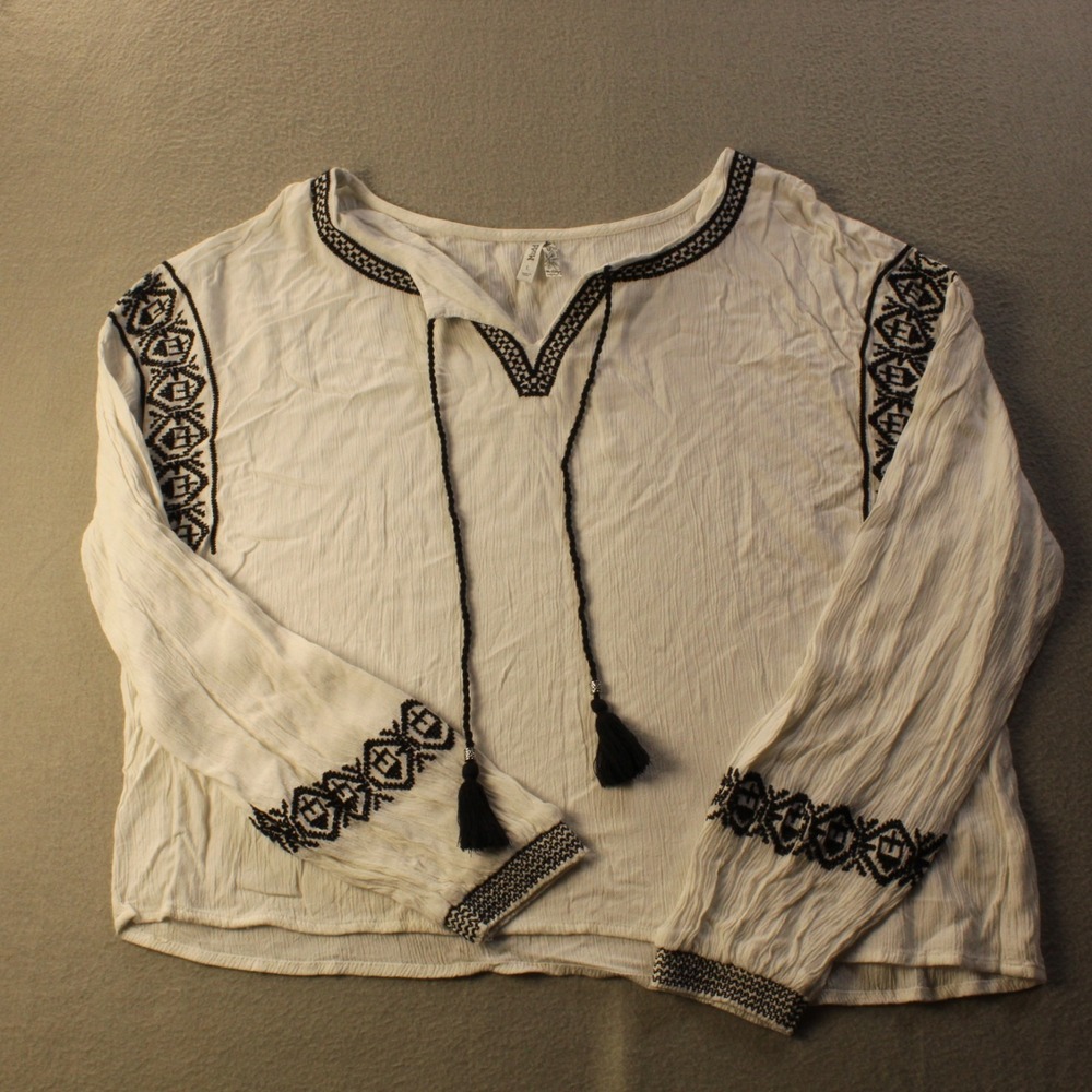Mudd Boho Blouse Womens L Cream Embroidered Tassel Tie Peasant Festival Top